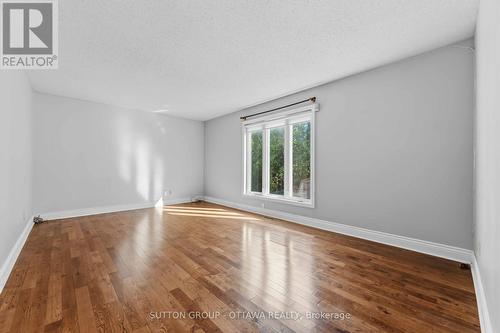 16 Crimson Gate, Ottawa, ON - Indoor Photo Showing Other Room