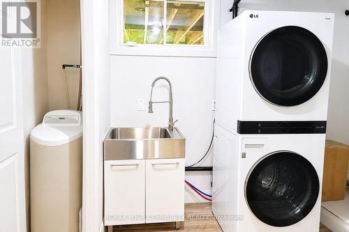 1138 Siesta Drive, Tiny, ON - Indoor Photo Showing Laundry Room