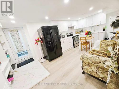 BASEMENT APARTMENT - 28 CASTLE HARBOUR LANE W , Markham, Ontario L3T 3A2 4