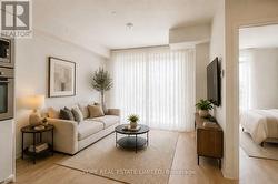 604W - 27 BATHURST STREET  Toronto, ON M5V 1C1