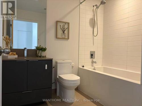 502 - 181 Dundas Street E, Toronto, ON - Indoor Photo Showing Bathroom