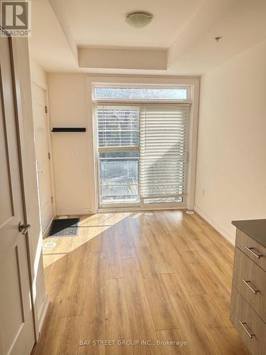 30 - 57 FINCH AVENUE W , Toronto, Ontario M2N 0K9 4