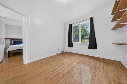 616 Minto St, Winnipeg, MB - Indoor Photo Showing Other Room