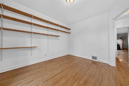 616 Minto St, Winnipeg, MB - Indoor Photo Showing Other Room