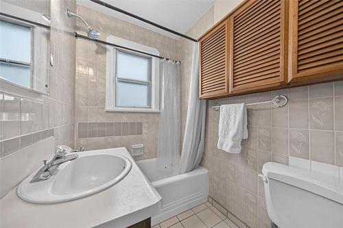 616 Minto St, Winnipeg, MB - Indoor Photo Showing Bathroom