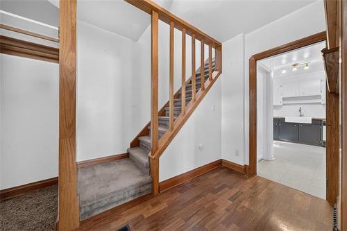 616 Minto St, Winnipeg, MB - Indoor Photo Showing Other Room