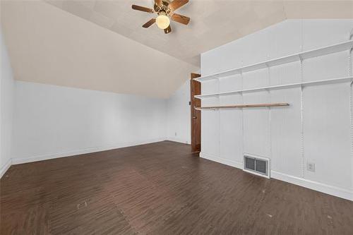 616 Minto St, Winnipeg, MB - Indoor Photo Showing Other Room