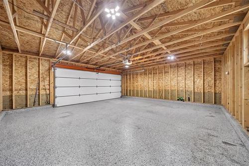 616 Minto St, Winnipeg, MB - Indoor Photo Showing Garage