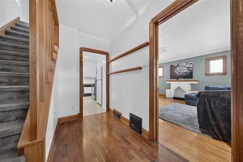 616 Minto St, Winnipeg, MB - Indoor Photo Showing Other Room