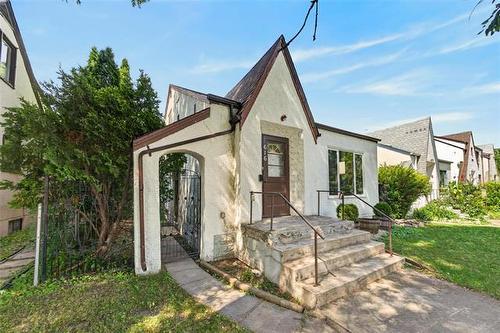 616 Minto St, Winnipeg, MB - Outdoor