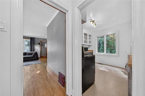 616 Minto St, Winnipeg, MB - Indoor Photo Showing Other Room