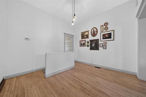 587 Ashburn St, Winnipeg, MB - Indoor Photo Showing Other Room
