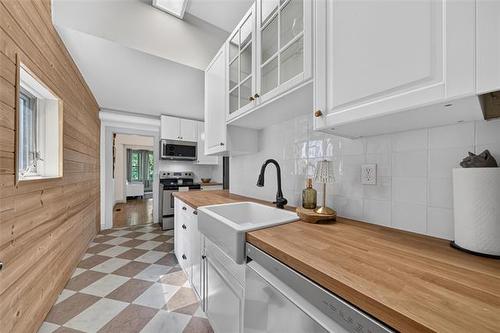 587 Ashburn St, Winnipeg, MB - Indoor Photo Showing Kitchen