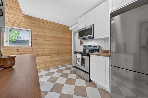 587 Ashburn St, Winnipeg, MB - Indoor Photo Showing Kitchen