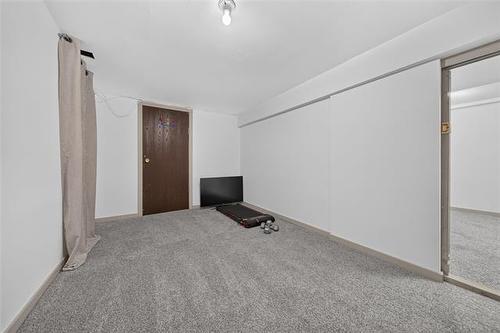 587 Ashburn St, Winnipeg, MB - Indoor