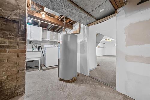 587 Ashburn St, Winnipeg, MB - Indoor Photo Showing Basement