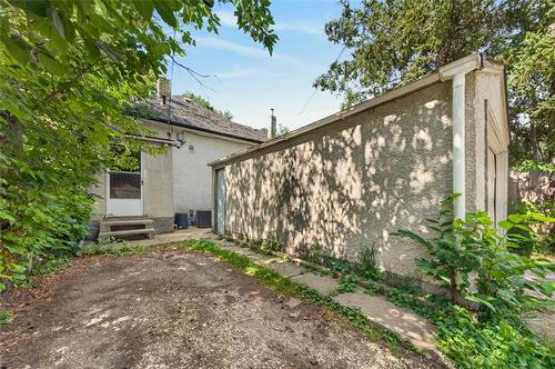 587 Ashburn St, Winnipeg, MB - Outdoor