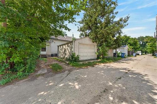 587 Ashburn St, Winnipeg, MB - Outdoor