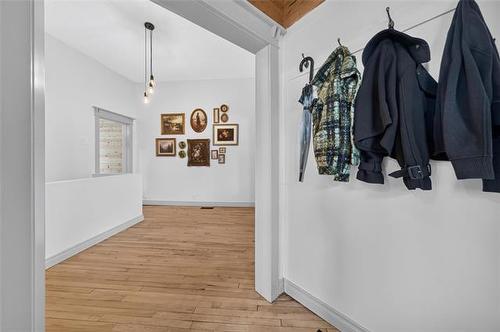 587 Ashburn St, Winnipeg, MB - Indoor Photo Showing Other Room