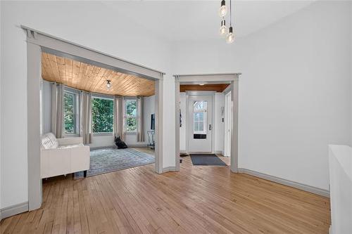 587 Ashburn St, Winnipeg, MB - Indoor Photo Showing Other Room