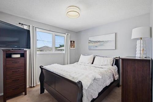 633 Melrose Ave, Winnipeg, MB - Indoor Photo Showing Bedroom