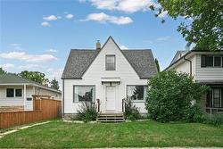 371 McKay AVE  Winnipeg, MB R2G 0N5