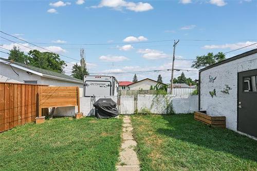 371 Mckay Ave, Winnipeg, MB - Outdoor