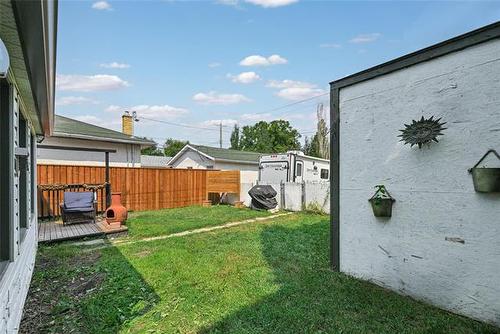 371 Mckay Ave, Winnipeg, MB - Outdoor