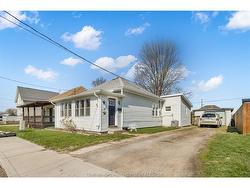 23 DEGGE Street  Chatham, ON N7M 4X3