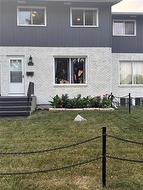 861 Sheppard ST  Winnipeg, MB R2P 0L2