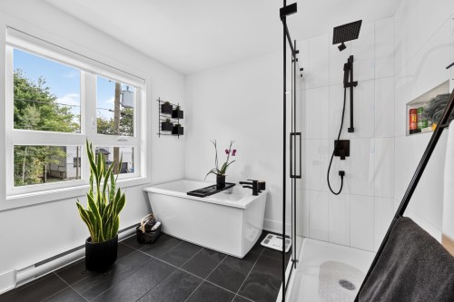 Salle de bains - 20 Rue Rousse, Sainte-Clotilde, QC - Indoor