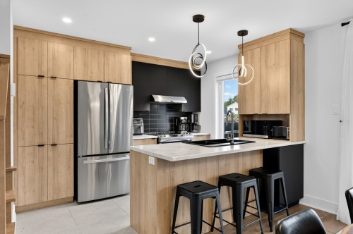 Cuisine - 20 Rue Rousse, Sainte-Clotilde, QC - Indoor Photo Showing Kitchen With Upgraded Kitchen