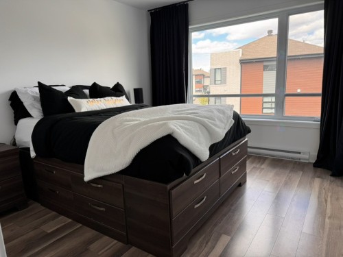 Chambre à coucher principale - 104 Place Rancourt, L'Épiphanie, QC - Indoor Photo Showing Bedroom