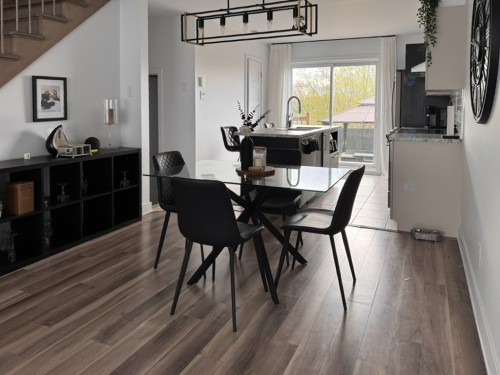 Salle familiale - 104 Place Rancourt, L'Épiphanie, QC - Indoor Photo Showing Dining Room