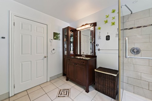 Salle de bains - 205 Rue Des Sources, Saint-Calixte, QC - Indoor