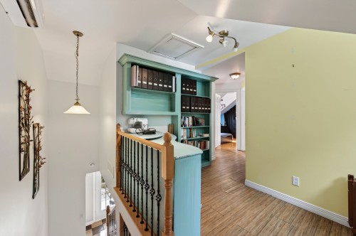Corridor - 205 Rue Des Sources, Saint-Calixte, QC - Indoor Photo Showing Other Room