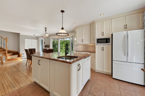 Cuisine - 205 Rue Des Sources, Saint-Calixte, QC - Indoor Photo Showing Kitchen