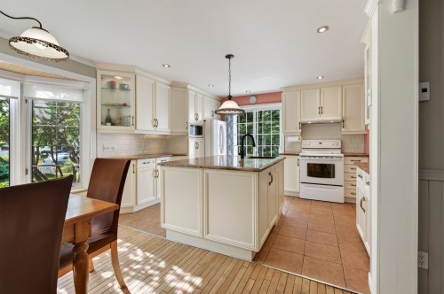 Cuisine - 205 Rue Des Sources, Saint-Calixte, QC - Indoor Photo Showing Kitchen