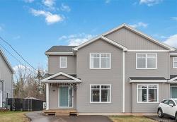 48 Brooklyn ST Moncton, NB E1A 7E8