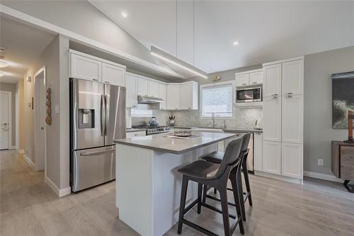 437 Temple Ave, Winnipeg Beach, MB - Indoor Photo Showing Kitchen With Upgraded Kitchen
