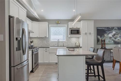 437 Temple Ave, Winnipeg Beach, MB - Indoor Photo Showing Kitchen With Upgraded Kitchen