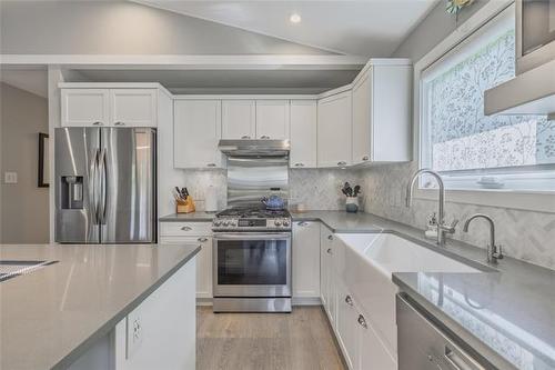 437 Temple Ave, Winnipeg Beach, MB - Indoor Photo Showing Kitchen With Upgraded Kitchen
