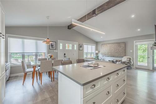 437 Temple Ave, Winnipeg Beach, MB - Indoor