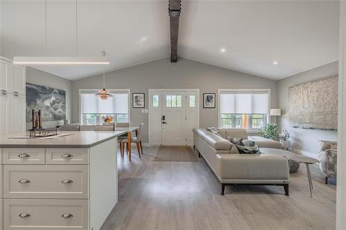 437 Temple Ave, Winnipeg Beach, MB - Indoor