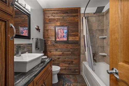 13 Lions Way, Stonewall, MB - Indoor Photo Showing Bathroom
