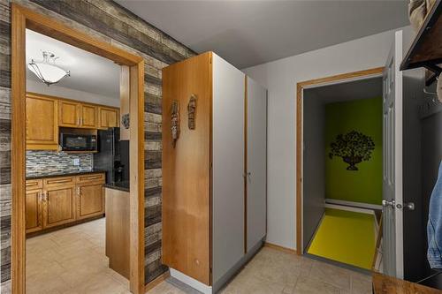 13 Lions Way, Stonewall, MB - Indoor Photo Showing Kitchen
