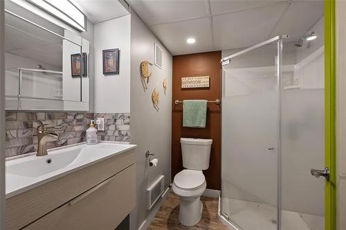 13 Lions Way, Stonewall, MB - Indoor Photo Showing Bathroom