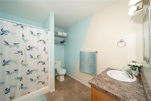 622 Main Street, Steinbach, MB - Indoor Photo Showing Bathroom