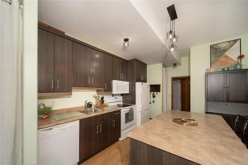 622 Main Street, Steinbach, MB - Indoor Photo Showing Kitchen