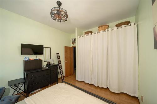 622 Main Street, Steinbach, MB - Indoor Photo Showing Bedroom
